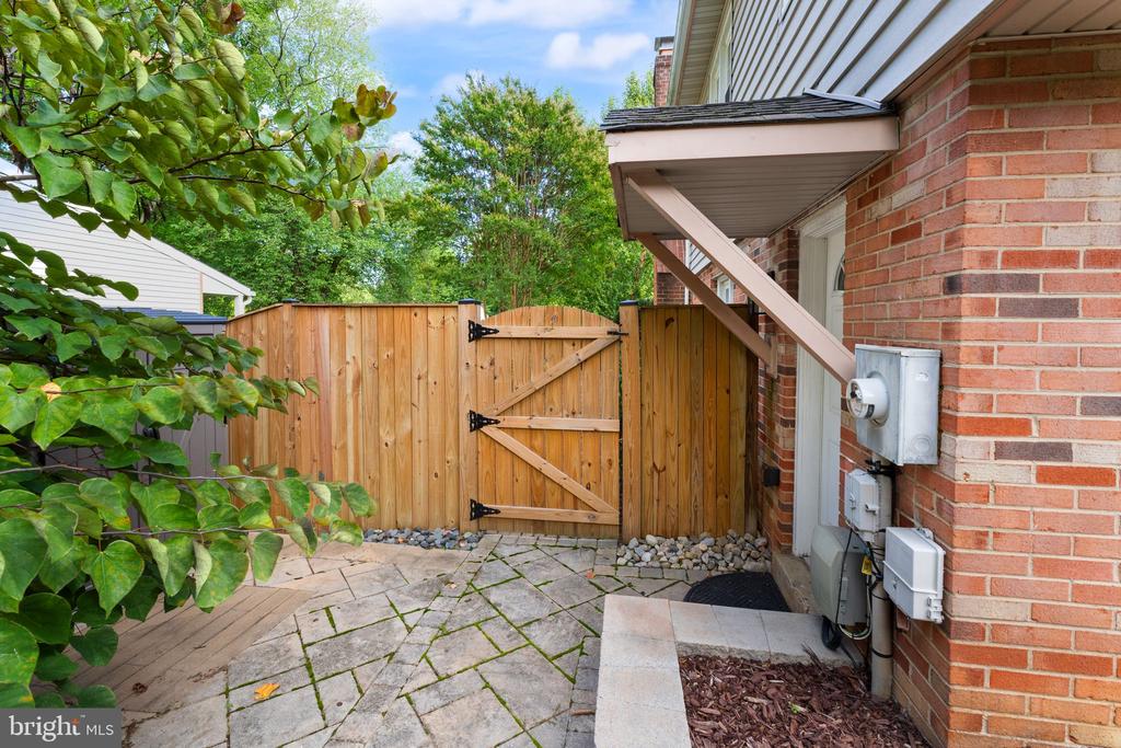 8632 KERRY LANE