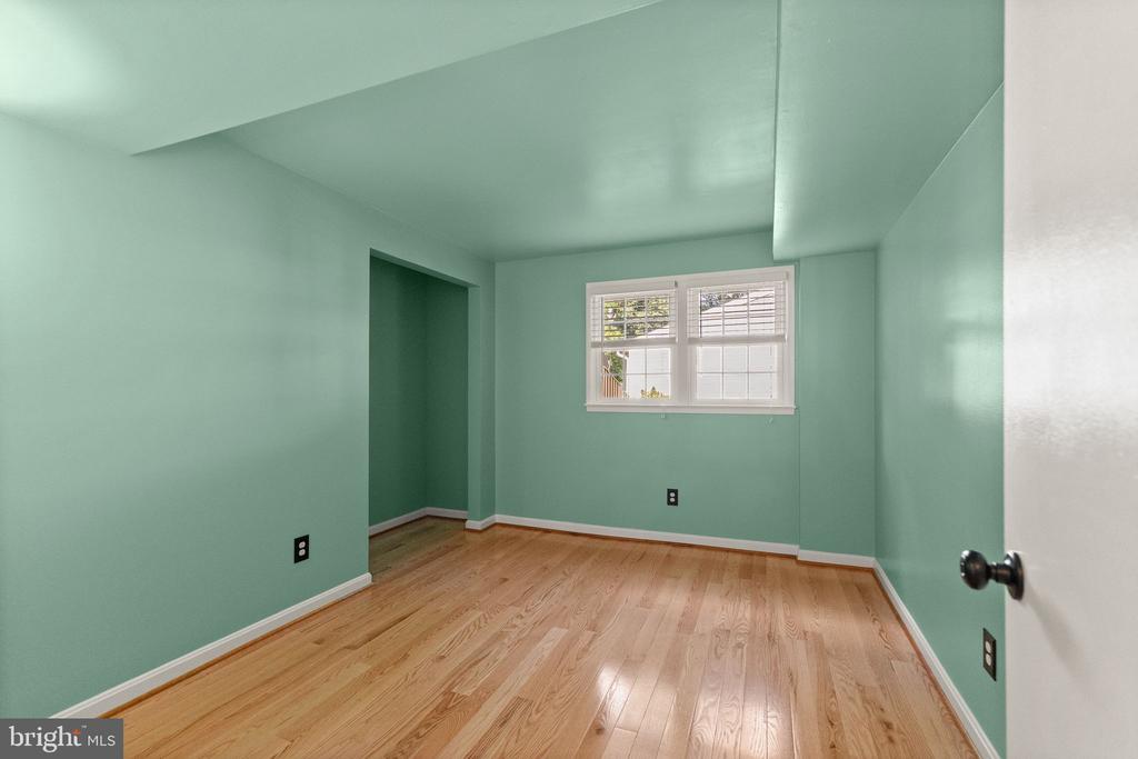 8632 KERRY LANE
