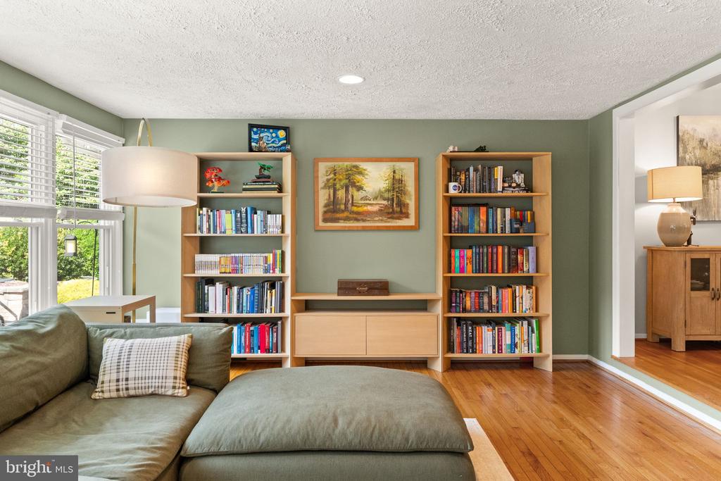8632 KERRY LANE