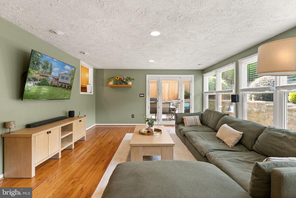 8632 KERRY LANE