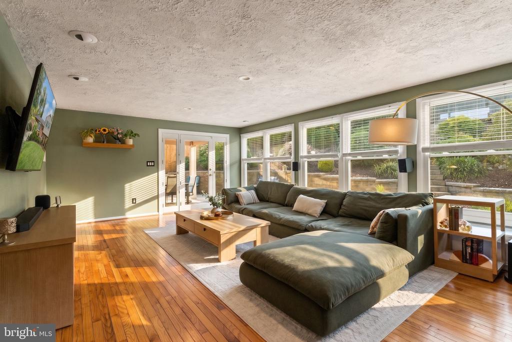 8632 KERRY LANE