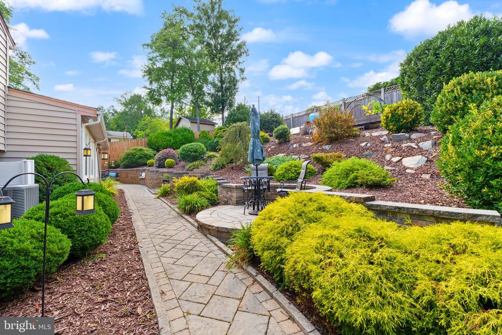 8632 KERRY LANE