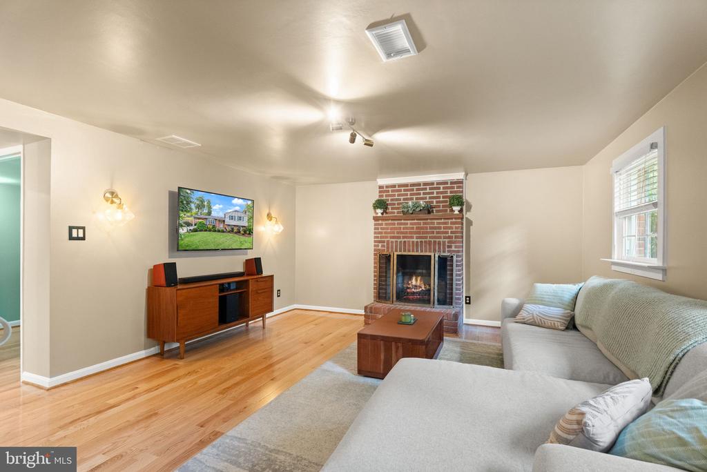 8632 KERRY LANE
