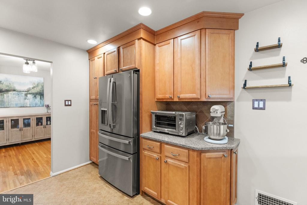 8632 KERRY LANE