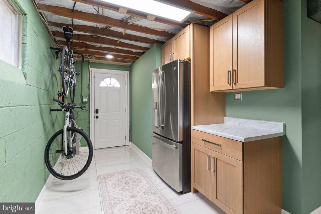 8632 KERRY LANE