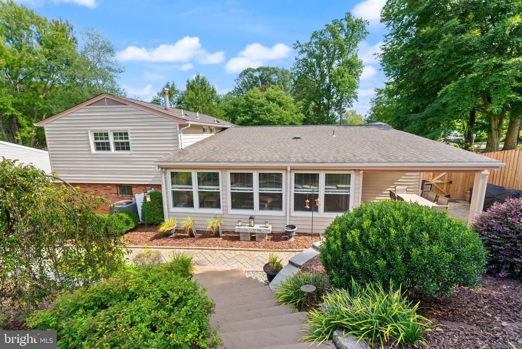 8632 KERRY LANE