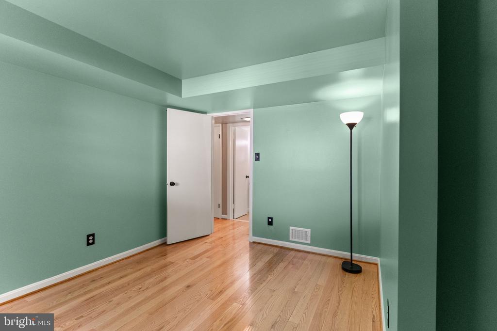 8632 KERRY LANE