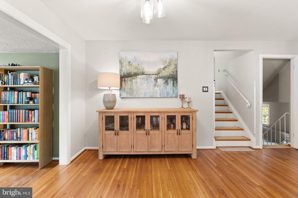 8632 KERRY LANE