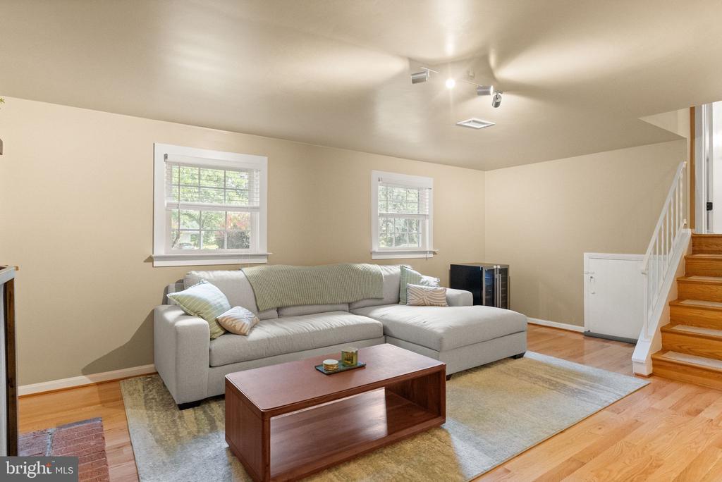 8632 KERRY LANE
