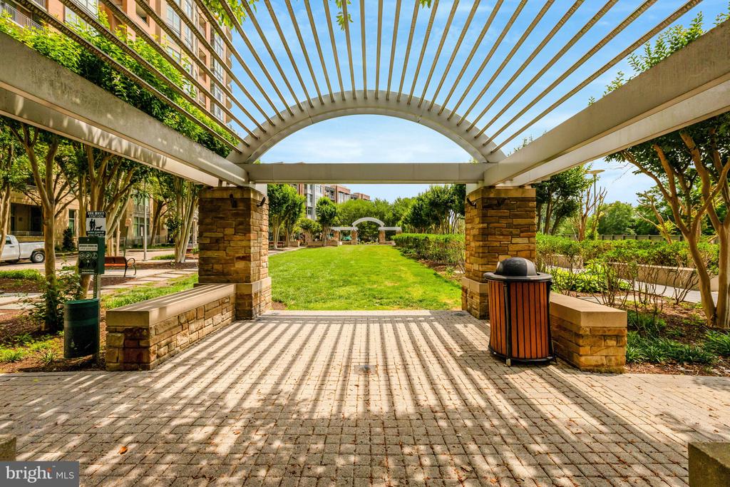 8220 CRESTWOOD HEIGHTS DRIVE Unit: 910