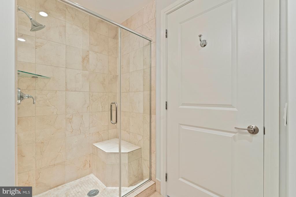 8220 CRESTWOOD HEIGHTS DRIVE Unit: 910