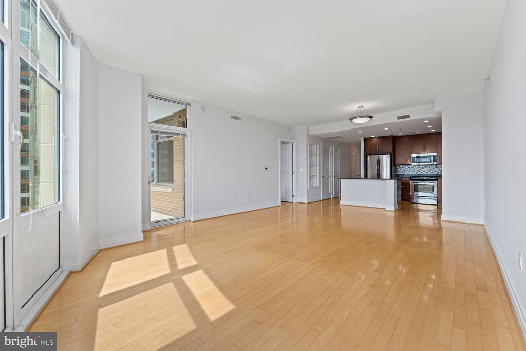 8220 CRESTWOOD HEIGHTS DRIVE Unit: 910
