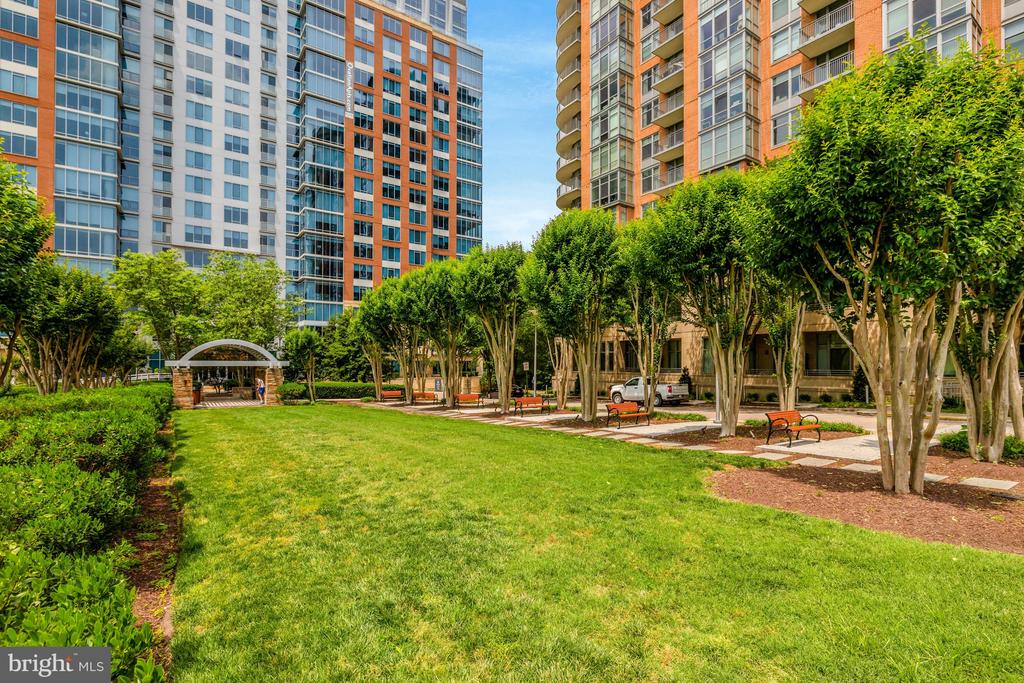 8220 CRESTWOOD HEIGHTS DRIVE Unit: 910