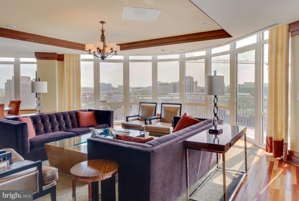 8220 CRESTWOOD HEIGHTS DRIVE Unit: 910