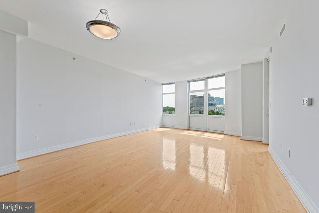 8220 CRESTWOOD HEIGHTS DRIVE Unit: 910