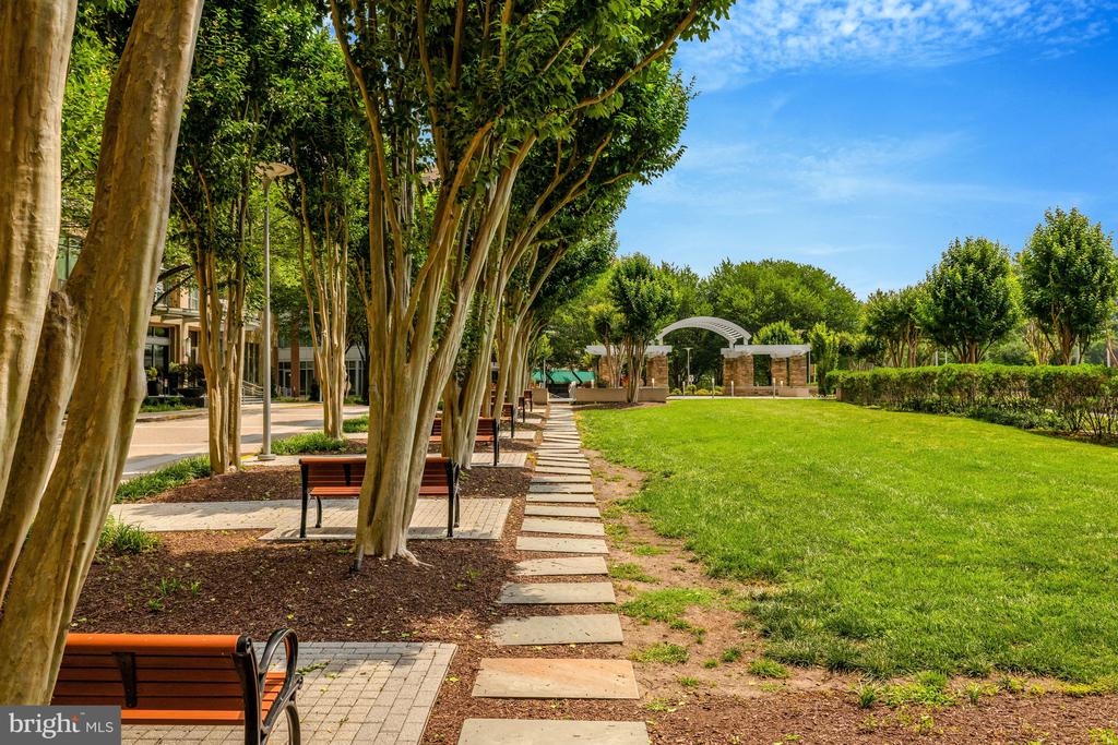 8220 CRESTWOOD HEIGHTS DRIVE Unit: 910