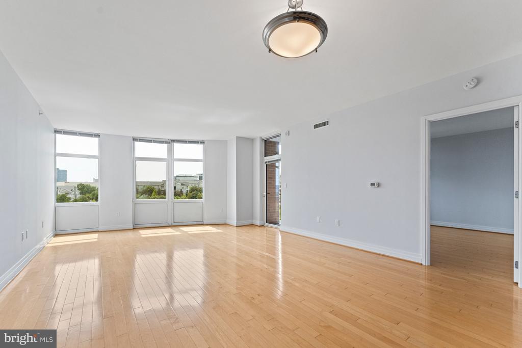 8220 CRESTWOOD HEIGHTS DRIVE Unit: 910