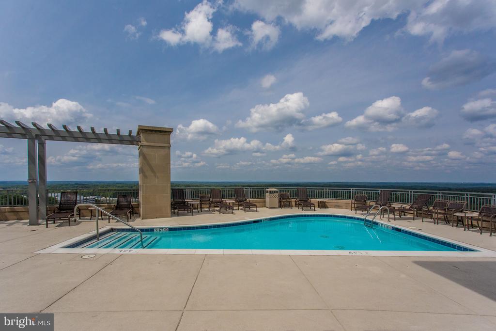 8220 CRESTWOOD HEIGHTS DRIVE Unit: 910