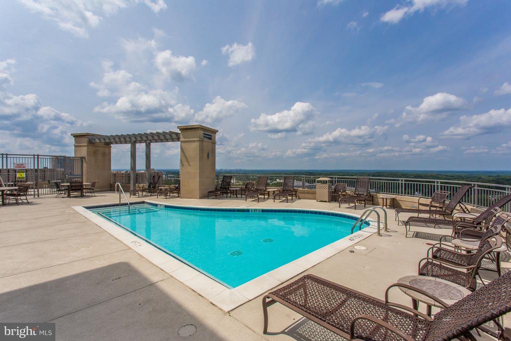 8220 CRESTWOOD HEIGHTS DRIVE Unit: 910