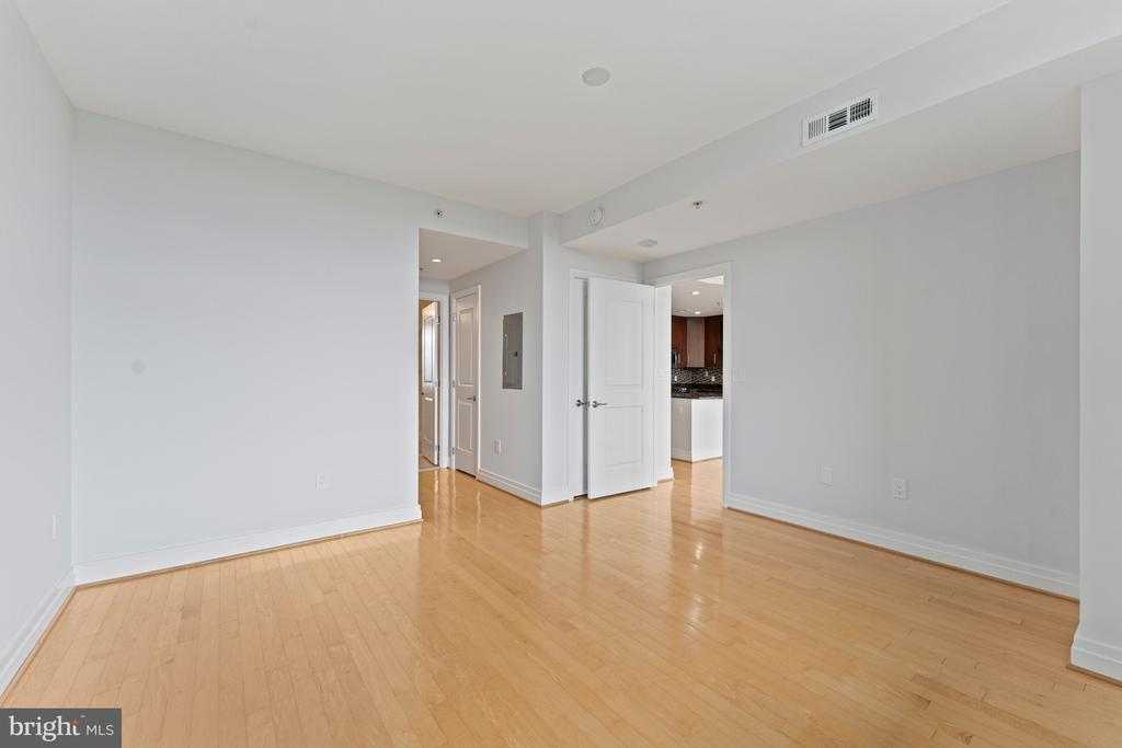 8220 CRESTWOOD HEIGHTS DRIVE Unit: 910