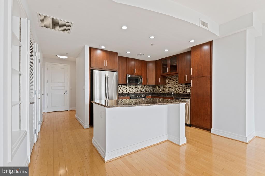 8220 CRESTWOOD HEIGHTS DRIVE Unit: 910