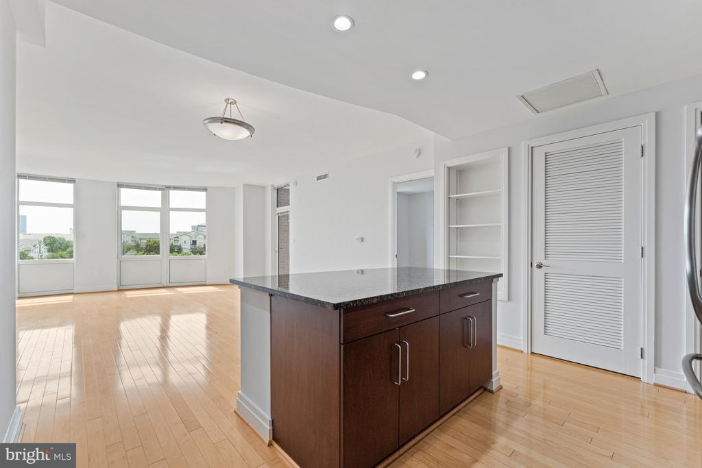 8220 CRESTWOOD HEIGHTS DRIVE Unit: 910