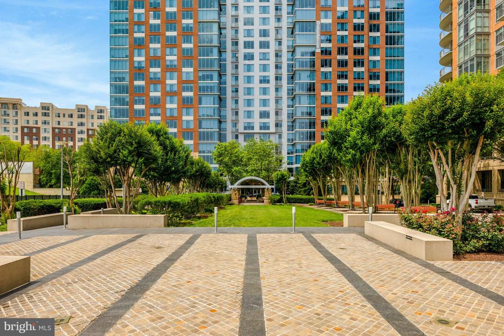 8220 CRESTWOOD HEIGHTS DRIVE Unit: 910