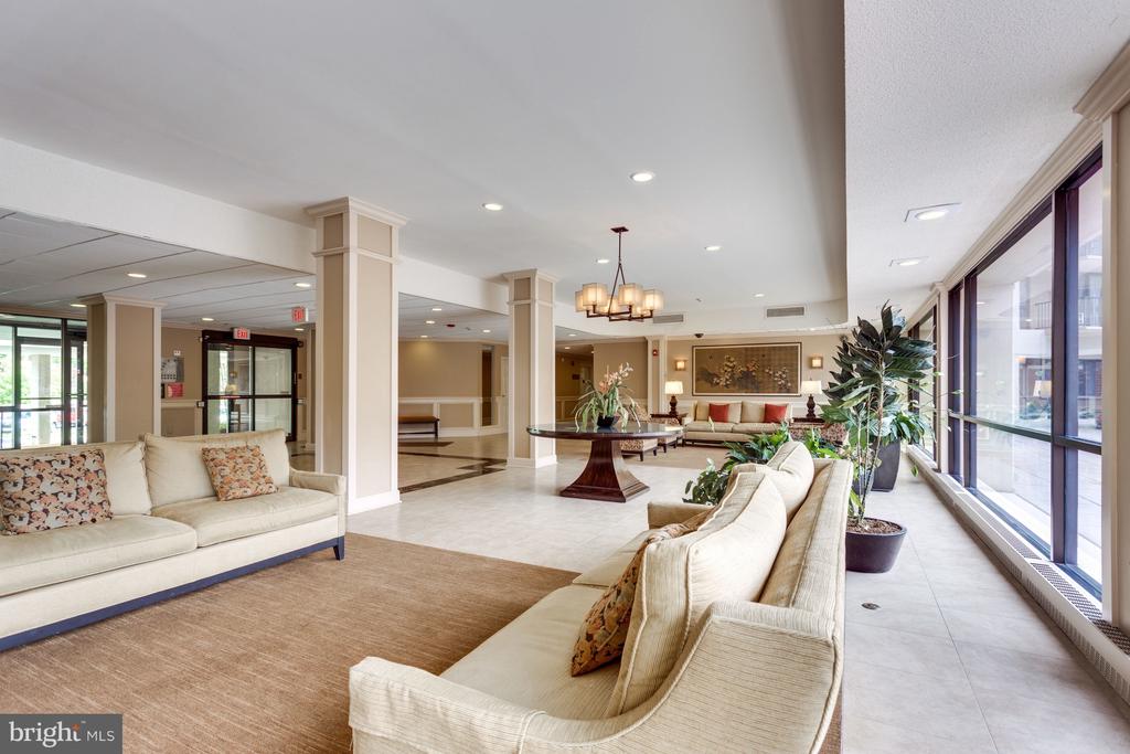 6800 FLEETWOOD ROAD Unit: 1011