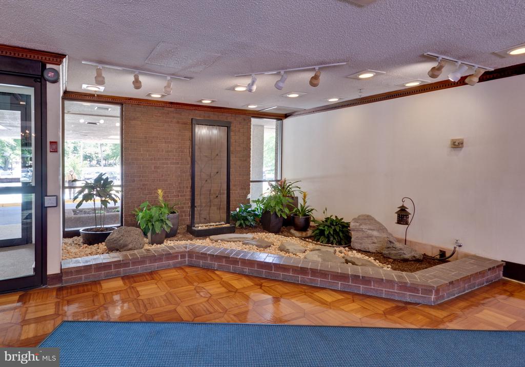 6800 FLEETWOOD ROAD Unit: 1011