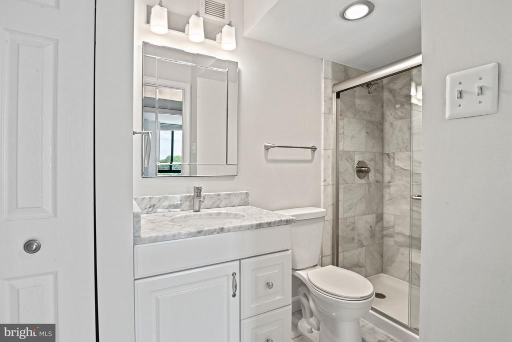 6800 FLEETWOOD ROAD Unit: 1011