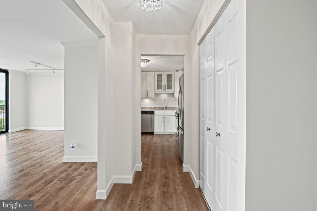 6800 FLEETWOOD ROAD Unit: 1011