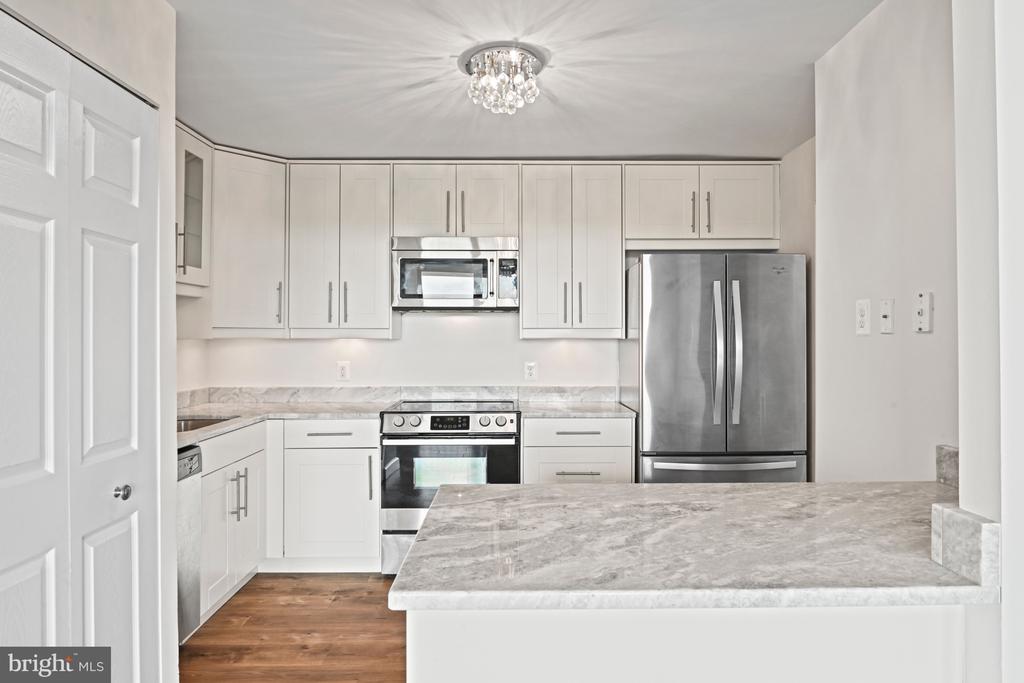 6800 FLEETWOOD ROAD Unit: 1011