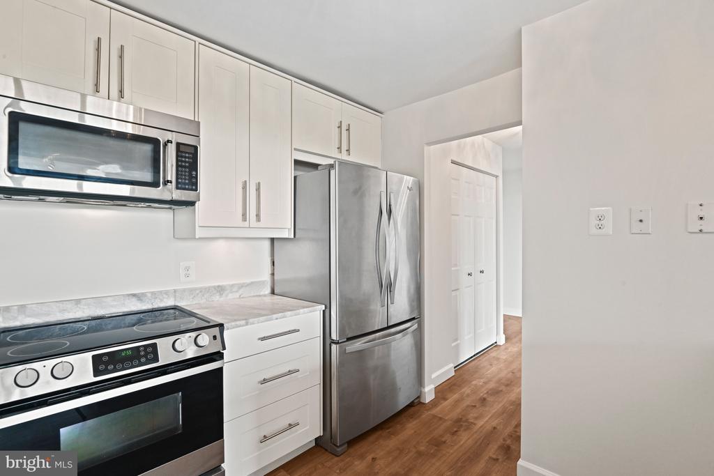 6800 FLEETWOOD ROAD Unit: 1011