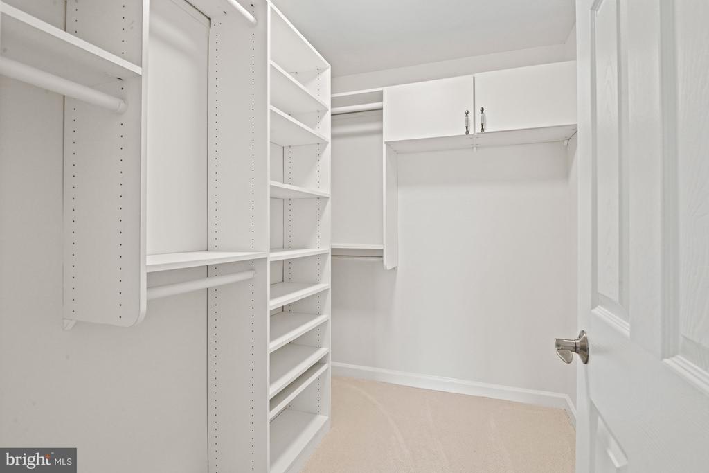 6800 FLEETWOOD ROAD Unit: 1011
