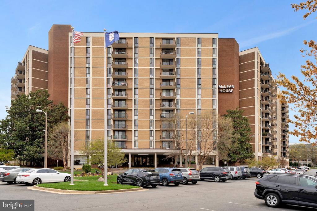 6800 FLEETWOOD ROAD Unit: 1011