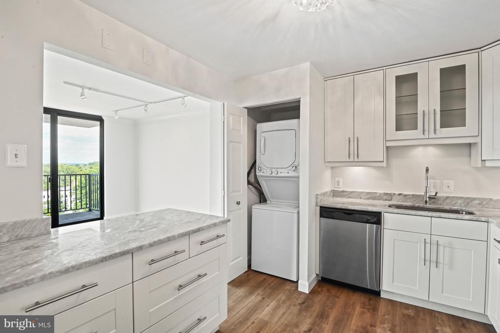 6800 FLEETWOOD ROAD Unit: 1011