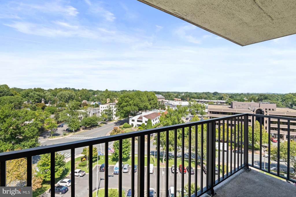 6800 FLEETWOOD ROAD Unit: 1011