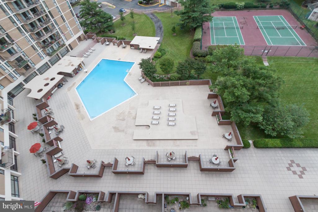 6800 FLEETWOOD ROAD Unit: 1011