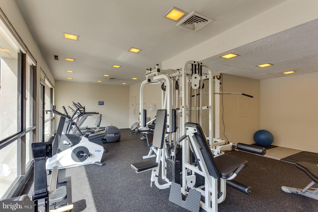 6800 FLEETWOOD ROAD Unit: 1011