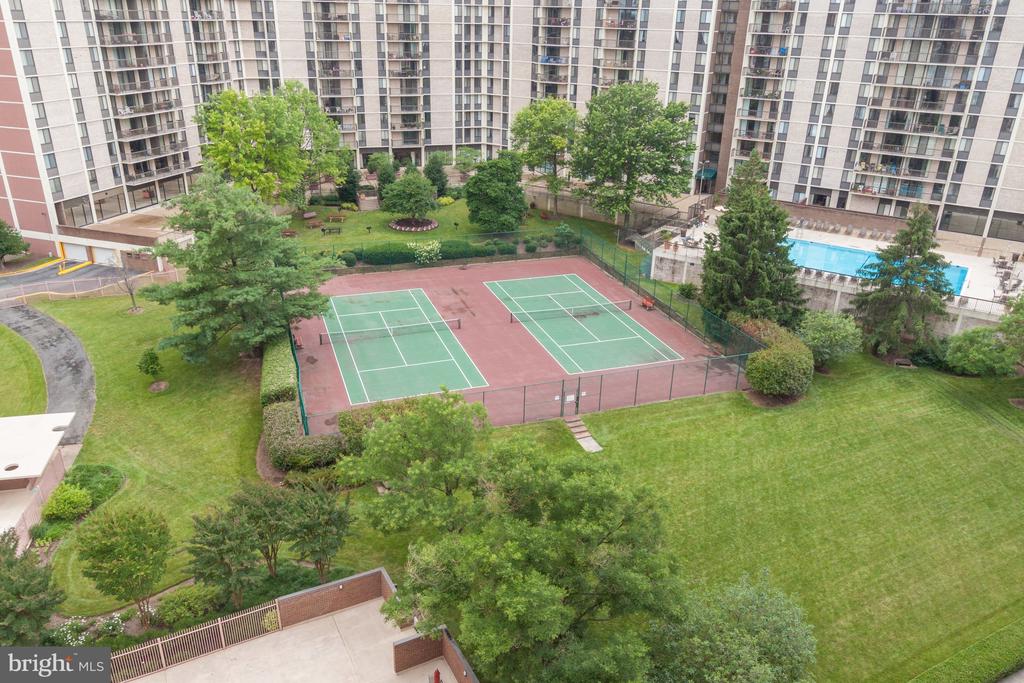 6800 FLEETWOOD ROAD Unit: 1011