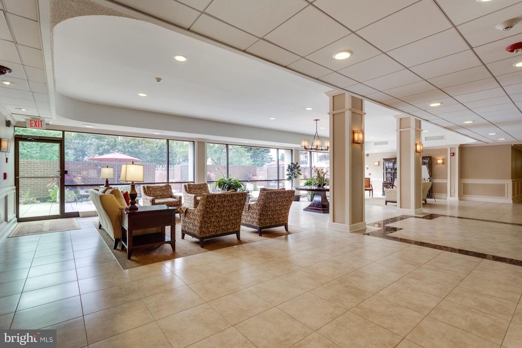 6800 FLEETWOOD ROAD Unit: 1011