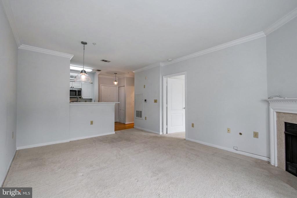 12913 ALTON SQUARE Unit: 320