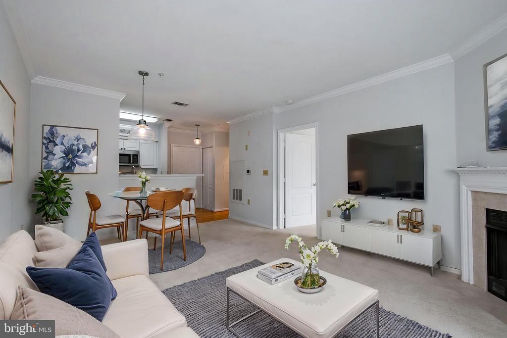12913 ALTON SQUARE Unit: 320