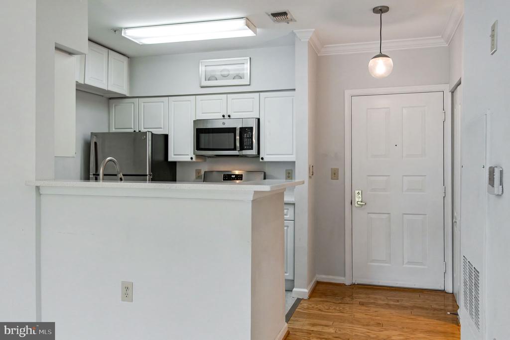 12913 ALTON SQUARE Unit: 320
