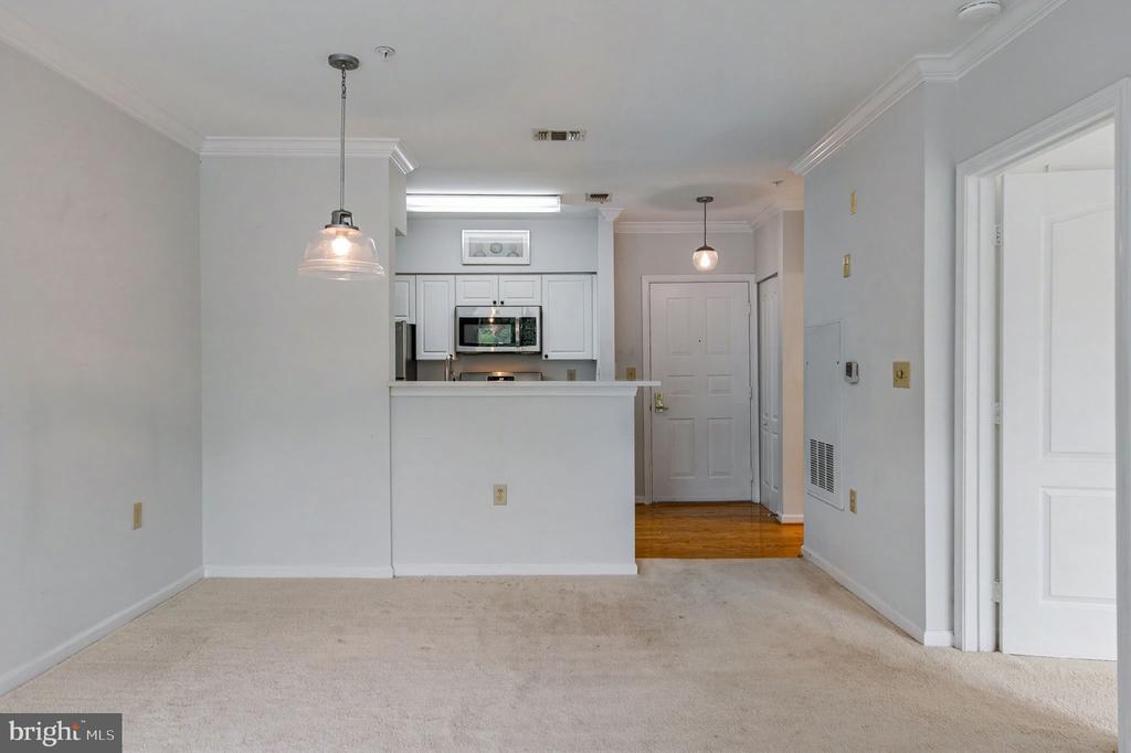 12913 ALTON SQUARE Unit: 320