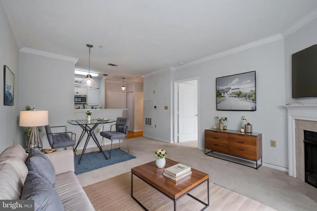 12913 ALTON SQUARE Unit: 320