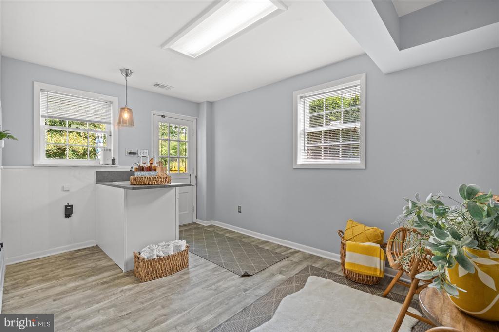1920 WINDMILL LANE