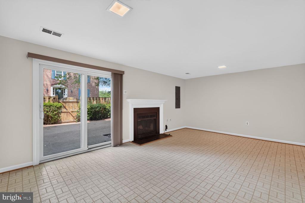 6548 BERMUDA GREEN COURT