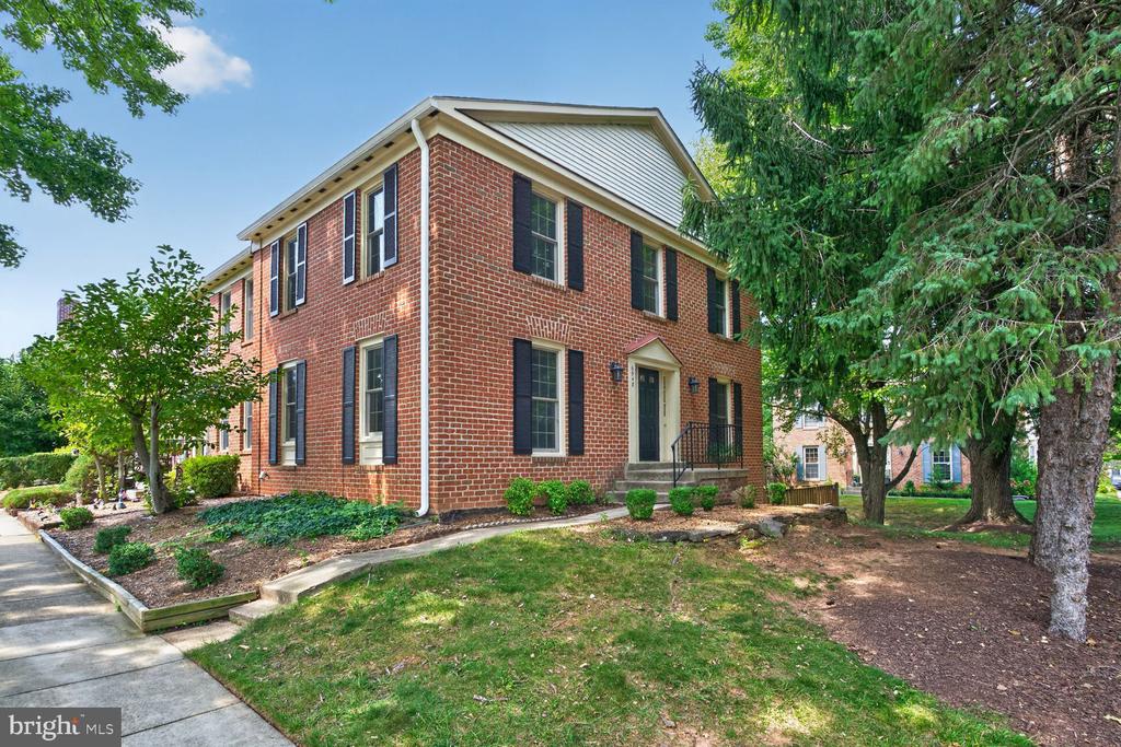 6548 BERMUDA GREEN COURT