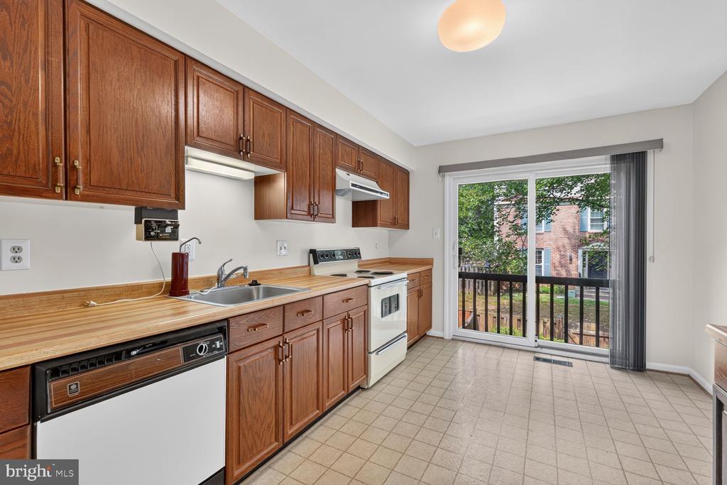 6548 BERMUDA GREEN COURT
